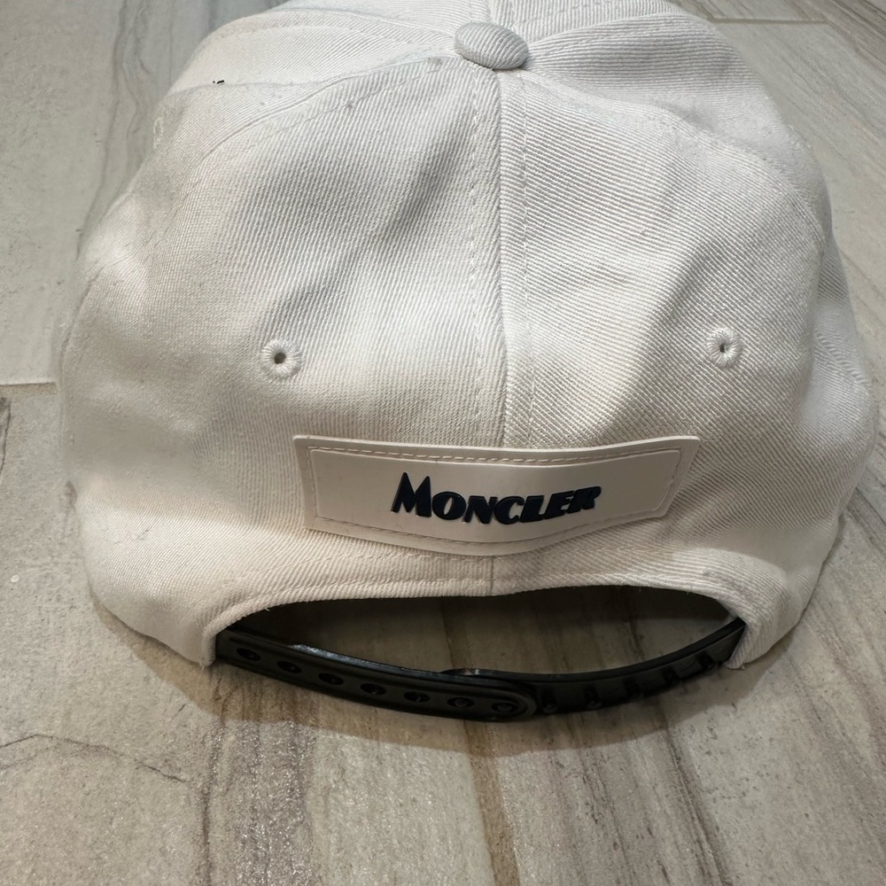 Moncler men’s Beretto baseball cap. - Picture 2 of 3